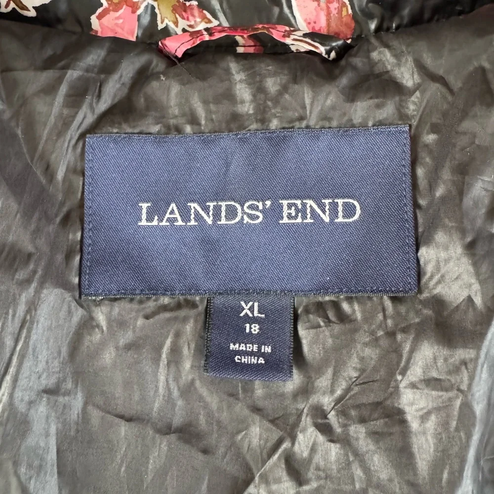 Lands’ End Black Pink Floral Cropped Puffer Jacket Size Girls XL Fits Women S-M